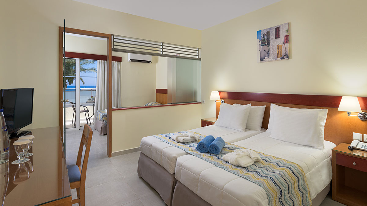 Family Room Side Sea View or Garden View